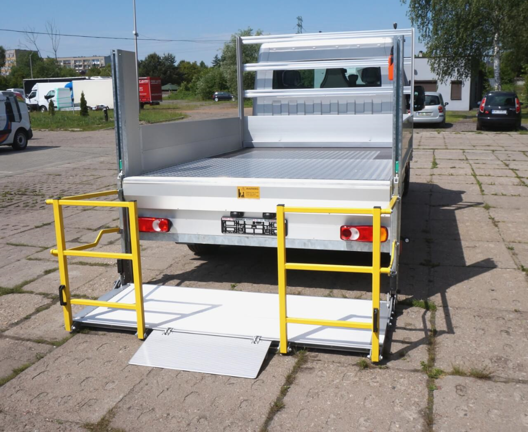 Kolumnowa z barierką (3)