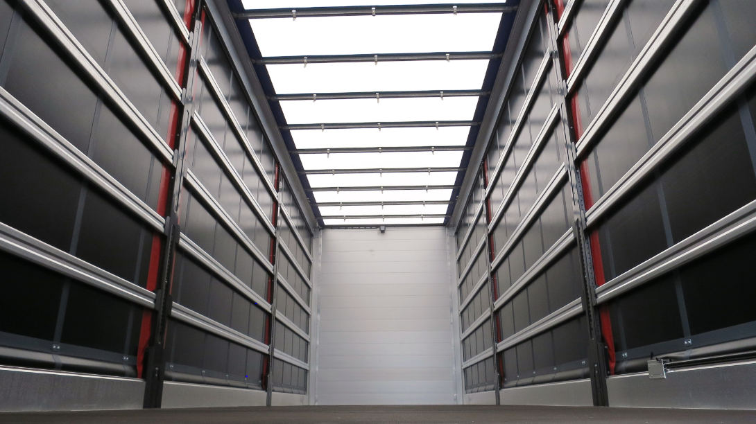 Wnętrze zabudowy firanwej